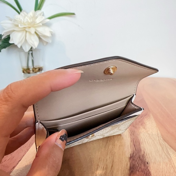 NWT COACH FLAP CARD CASE IN SIGNATURE CANVAS - Picture 4 of 4